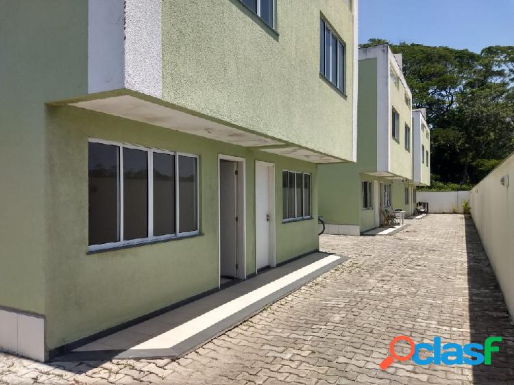 Belo triplex 2 quartos - extensão do bosque - casa triplex para locação no bairro extenção do bosque - rio das ostras, rj - ref.: ro99669