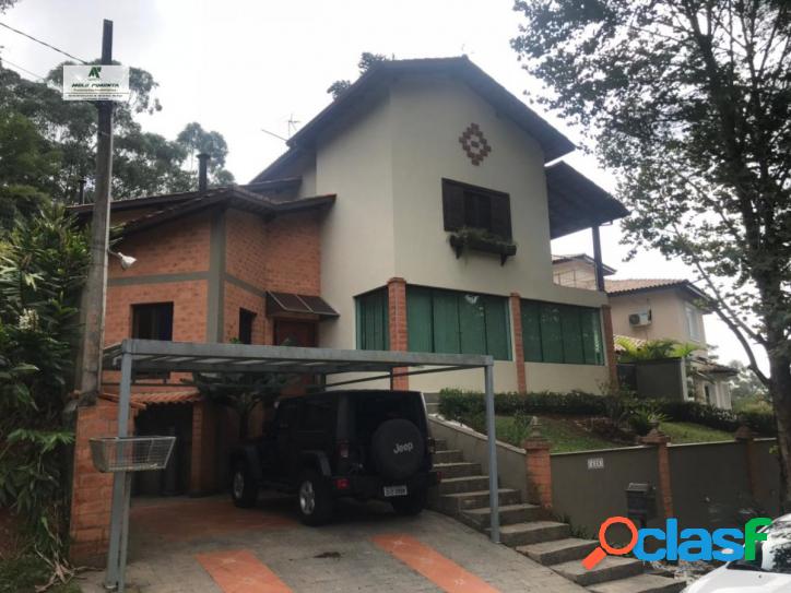 Casa a venda no bairro granja viana em cotia - sp. 2 banheiros, 3 dormitórios, 1 suíte, 5 vagas na garagem, 2 cozinhas, closet, área de serviço, co