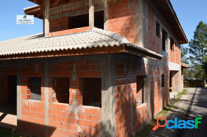 Casa a venda no bairro patrimonio do carmo em são roque - sp. 3 banheiros, 4 dormitórios, 2 suítes, 3 vagas na garagem, 1 cozinha, closet, área de s