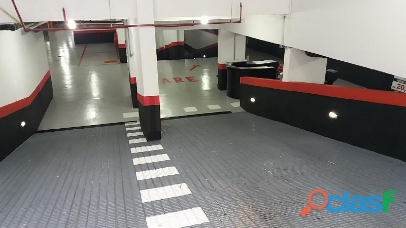 Piso epóxi Garagens e estacionamento 965646070 5