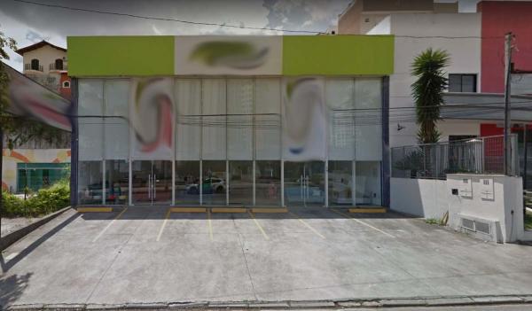 Prédio comercial 294 m² na av. pereira barreto - santo