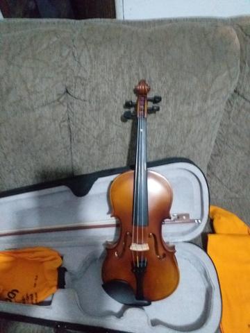 Violino marinos 4/4 semi novo usado apenas 2 meses