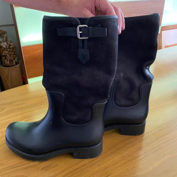 BOTA COURO / BORRACHA PARA NEVE LOUIS VUITTON PRETA ORIGINAL