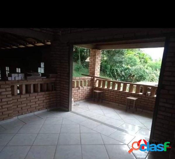 Excelente casa de 4 quartos pra locação 2