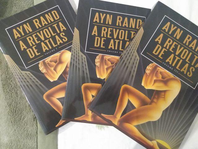 Box 3 volumes/livros: &quot;a revolta de atlas&quot;