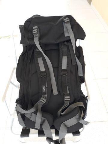 Mochila Intruder Fit 60L Preta