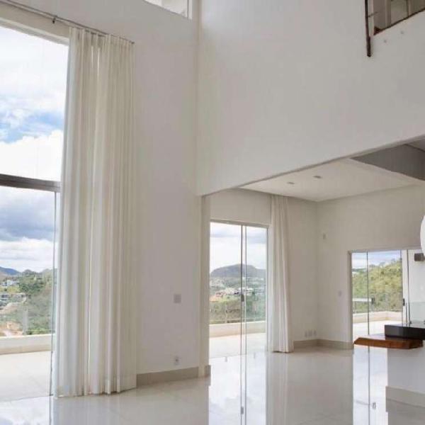 Casa 04 quartos (3 suítes) com 457 m² no condomínio vila