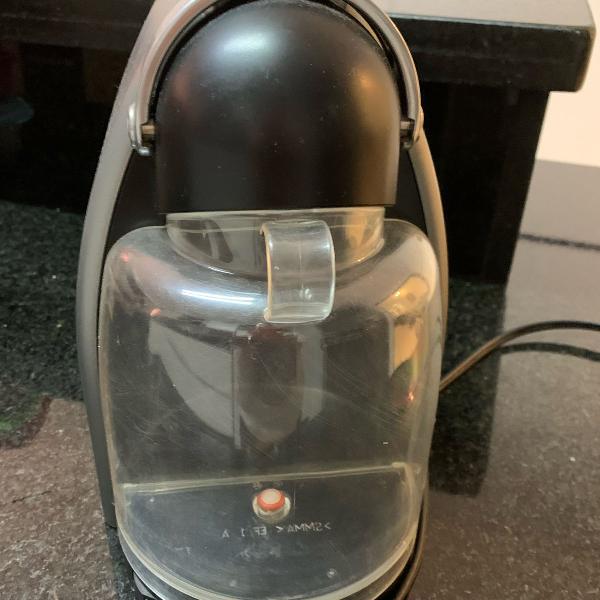 cafeteira nespresso essenza automática 220v - precisa