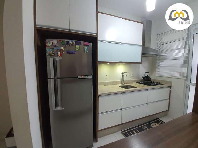 Apartamento Duplex em Coqueiros.