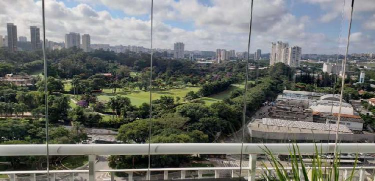 Maravilhoso apartamento com vista para o golf club em santo