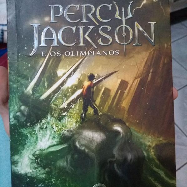 Livro percy jackson o ladrão de raios