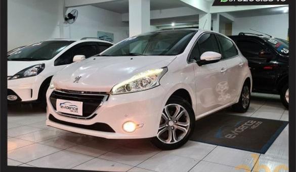 Peugeot - 208