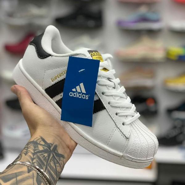 Tênis Adidas superstar branco e preto novo unissex