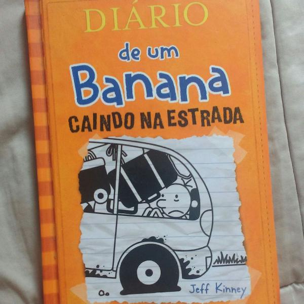 Caindo na estrada. livro 9 da série diário de um banana