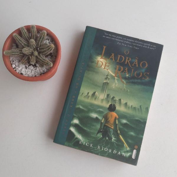 Livro O ladrão de raios