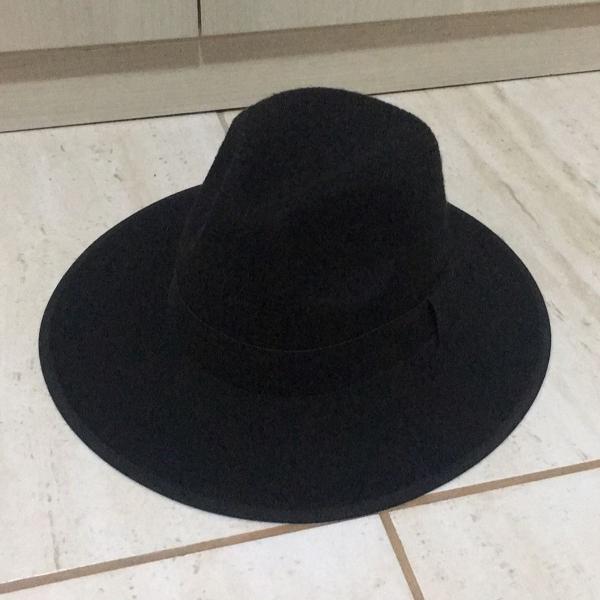 Chapeu fedora preto