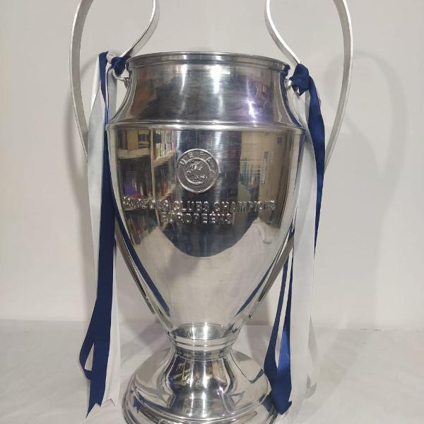 Troféu uefa champions league tamanho oficial