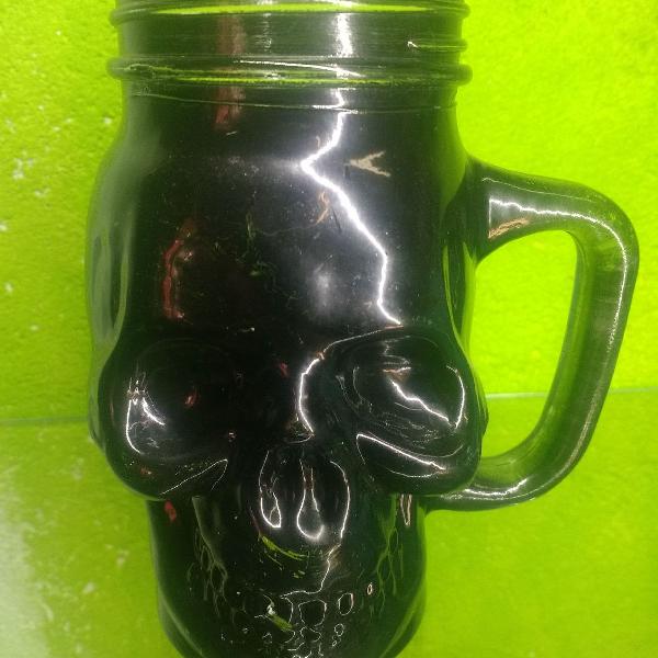 Caneca de vidro caveira