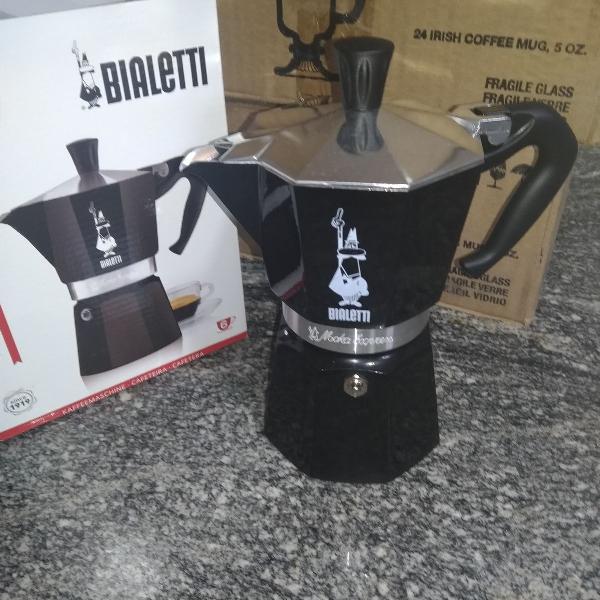 Cafeteira italiana bialetti moka express 6 xícaras preta