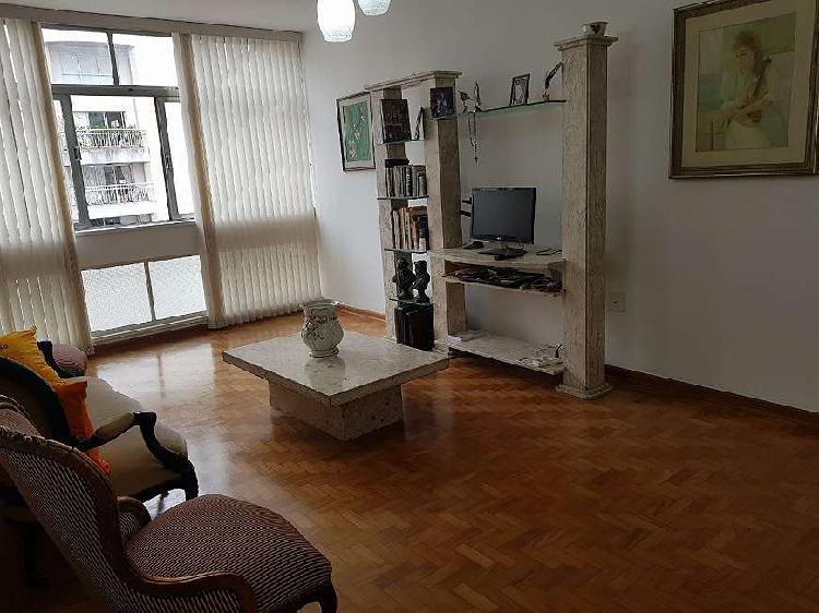 MARAVIHOSO APARTAMENTO. MODERNO. TODO REFORMADO. ÓTIMA