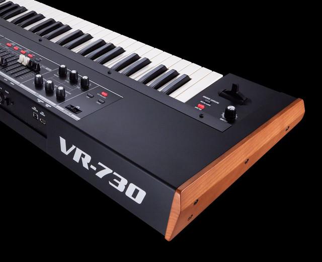 Roland VR-730 novo, na caixa, 1 ano de garantia.