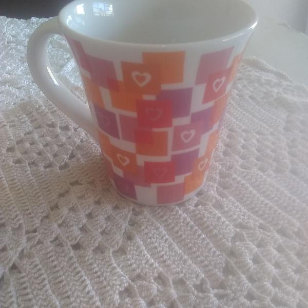 Caneca de porcelana