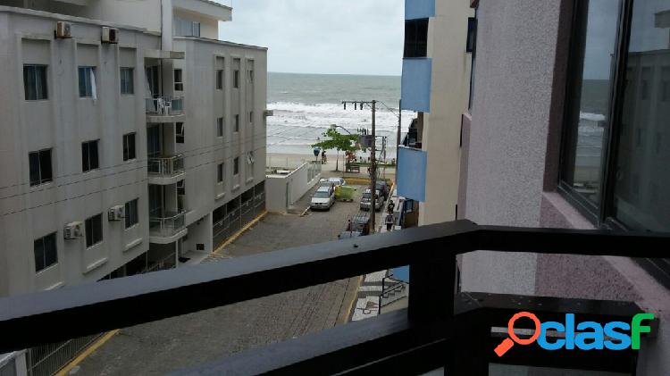 Ótimo apartamento na meia praia para até dez pessoas