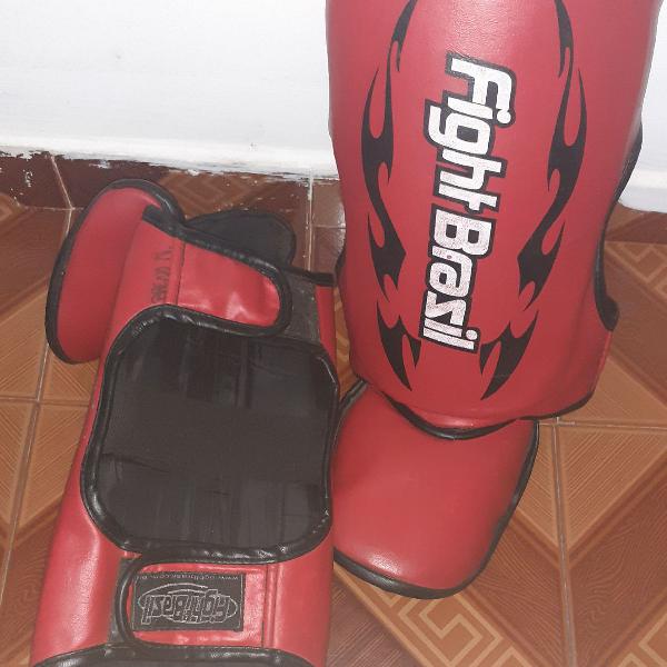 Caneleira para Muay Thai