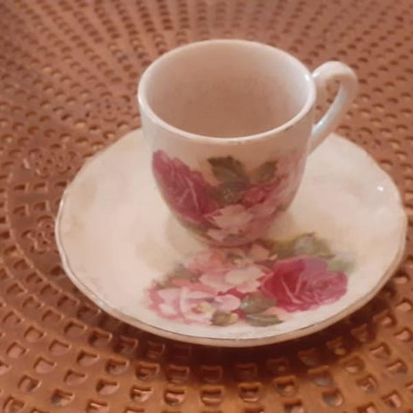 Xícara de café porcelana inglesa antiga, uma raridade, em