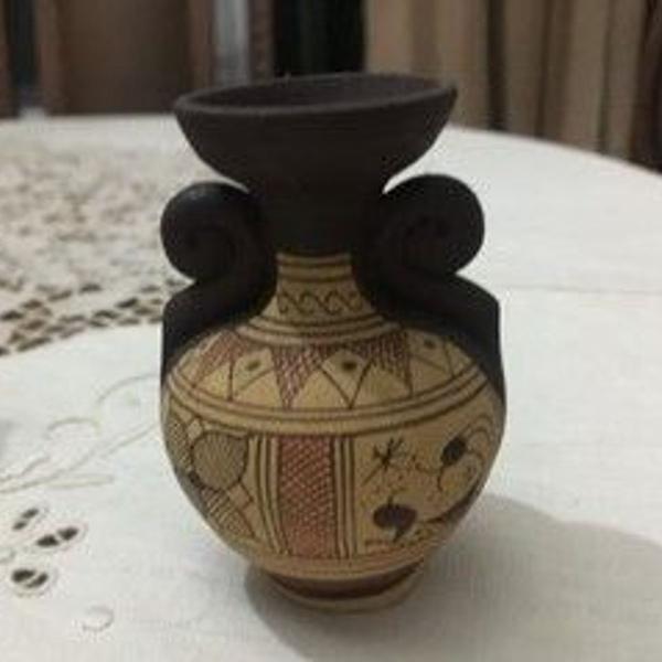 miniatura de vaso antigo cerâmica grega importada