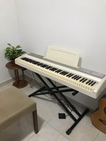 Piano digital korg sp 170 usado