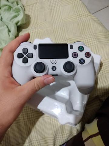 Controle branco de PS4