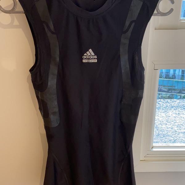 Camiseta regata adidas climacool tamanho p