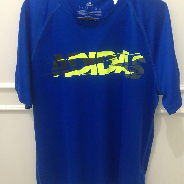 Camiseta esportiva adidas