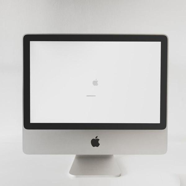 Apple iMac (20-inch, Early 2008) Apenas Retirada Em Mãos.