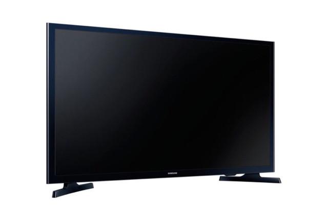 Hdtv samsung 32 polegadas semi-nova - função futebol