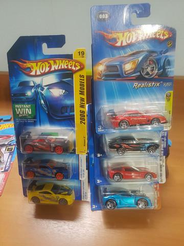 Coleção hot wheels first editions.