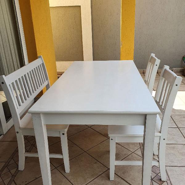 conjunto mesa e cadeiras