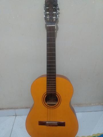 Vende se um violão Giorgio 6 corda