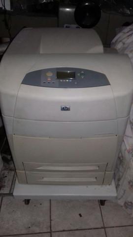 Impressora colorida hp laserjet 5550 dtn