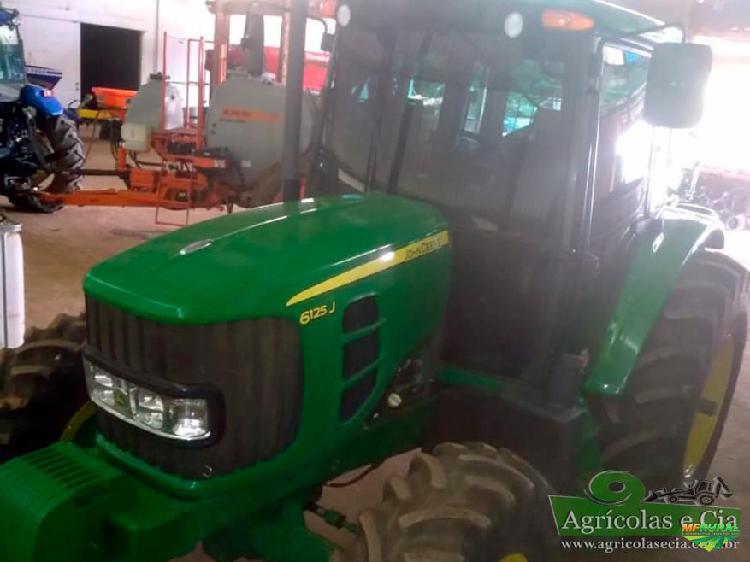 Trator John Deere 6125 4x4 ano 18