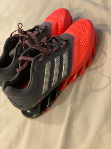 Tênis adidas springblade