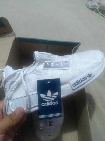 Tênis Adidas