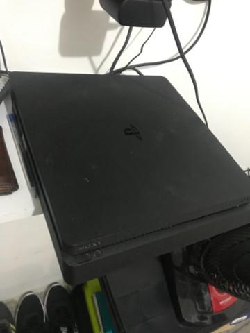 Playstation 4 slim