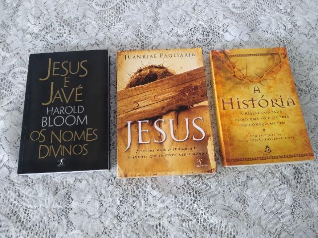 Desapego Livros sobre A Bíblia, Jesus e Catolicismo