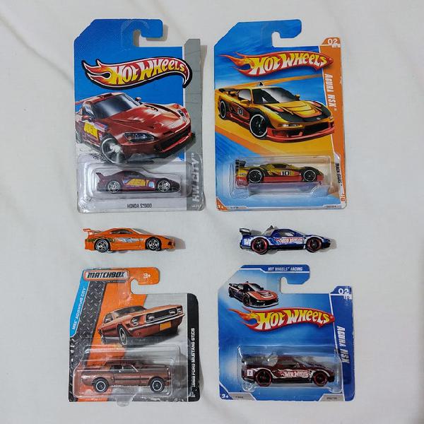 Miniaturas Hot Wheels e Machbox 1:64