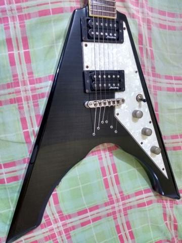 Guitarra flying V Strinberg semi-nova.