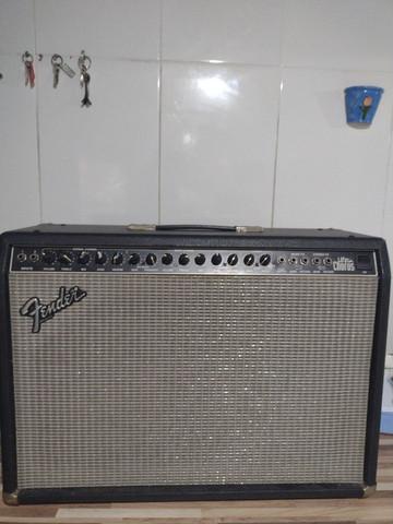 Amplificador fender korus