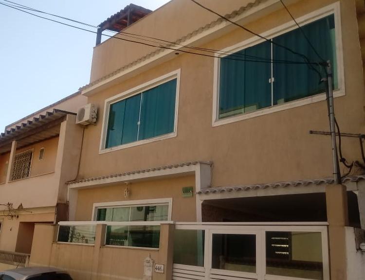 Casa triplex 3 quartos em condomínio fechado Vila Valqueire