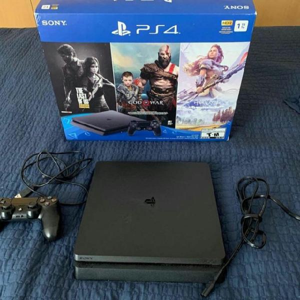 PS4 Semi novo